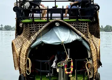 House Boat in Alleppey boarding with Oberon Tours&Travels