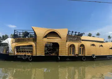 Alleppey Houseboat with Oberon Tours&Travels