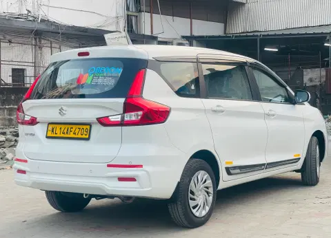 Book Cab from Kochi to Munnar – Affordable Taxi Service with Trusted Drivers - Premium vacation packages from Oberon Tours